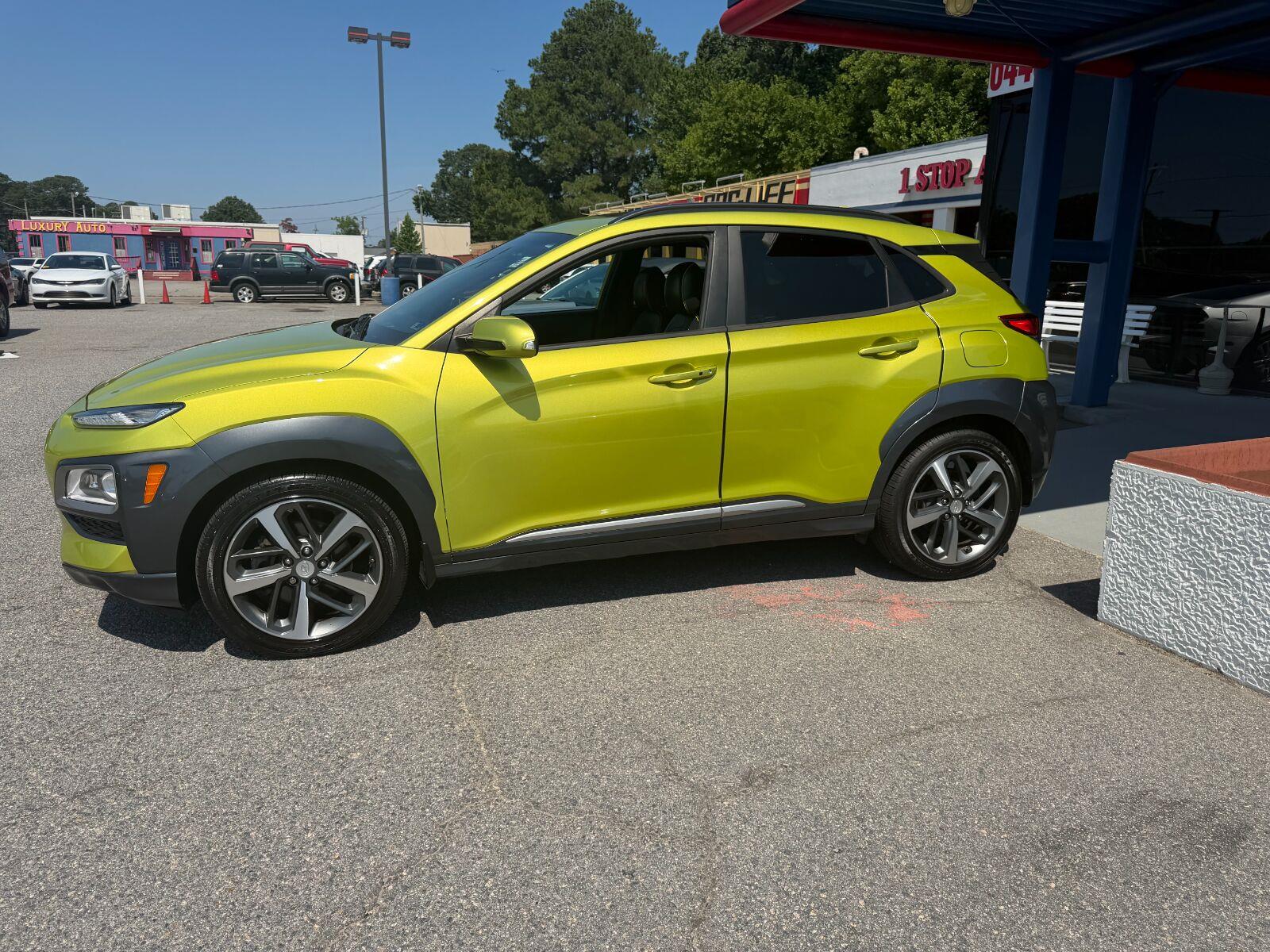 View vehicle photo 7