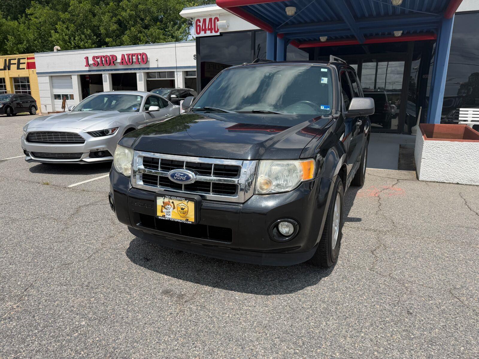 Tuxedo Black Metallic 2011 Ford Escape SUV / Crossover Front-Wheel Drive 6-Speed Automatic Overdrive