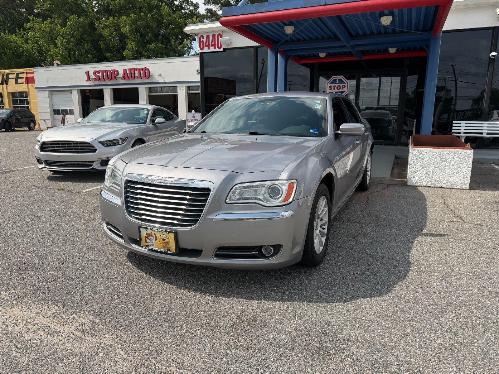 Billet Silver Metallic 2013 Chrysler 300 Sedan Rear-Wheel Drive 8-Speed Automatic