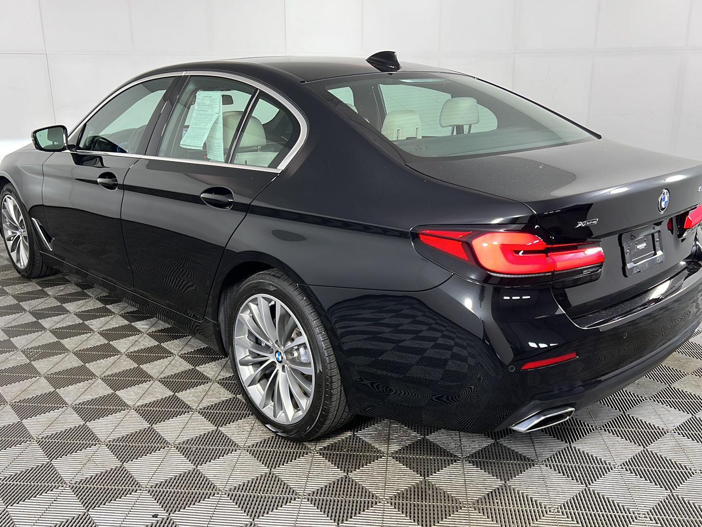 Used 2023 Black Sapphire Metallic BMW 540i xDrive image 15