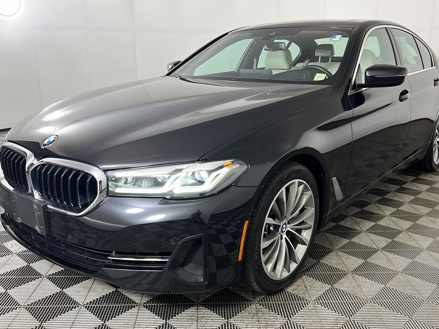 Used 2023 Black Sapphire Metallic BMW 540i xDrive image 21