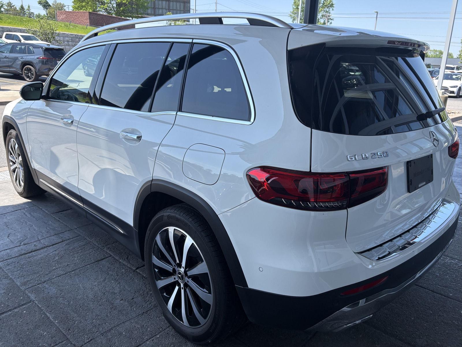 Certified Used 2023 Polar White Mercedes-Benz GLB 250 image 4