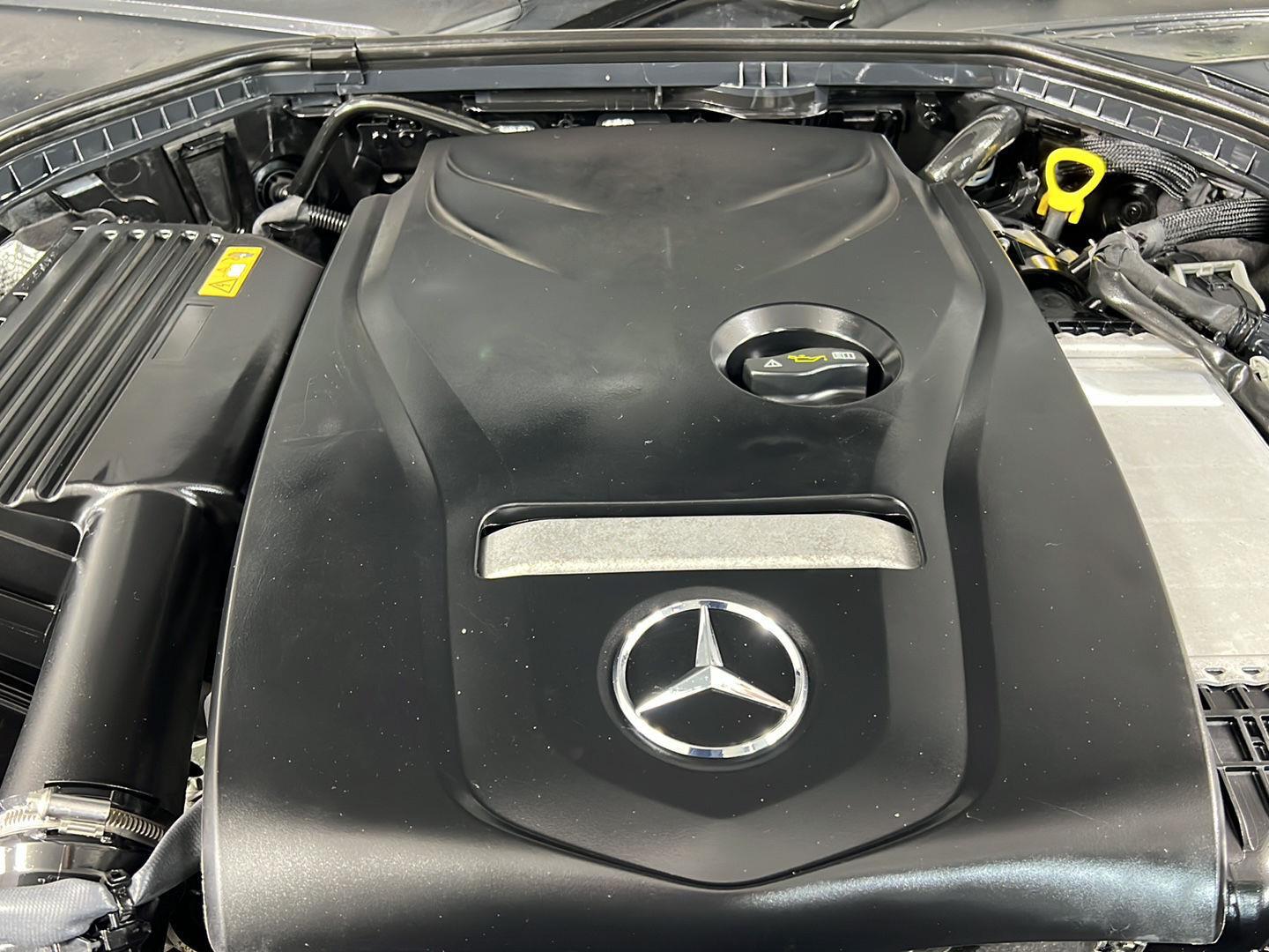 Used 2017 Polar White Mercedes-Benz C 300 image 22