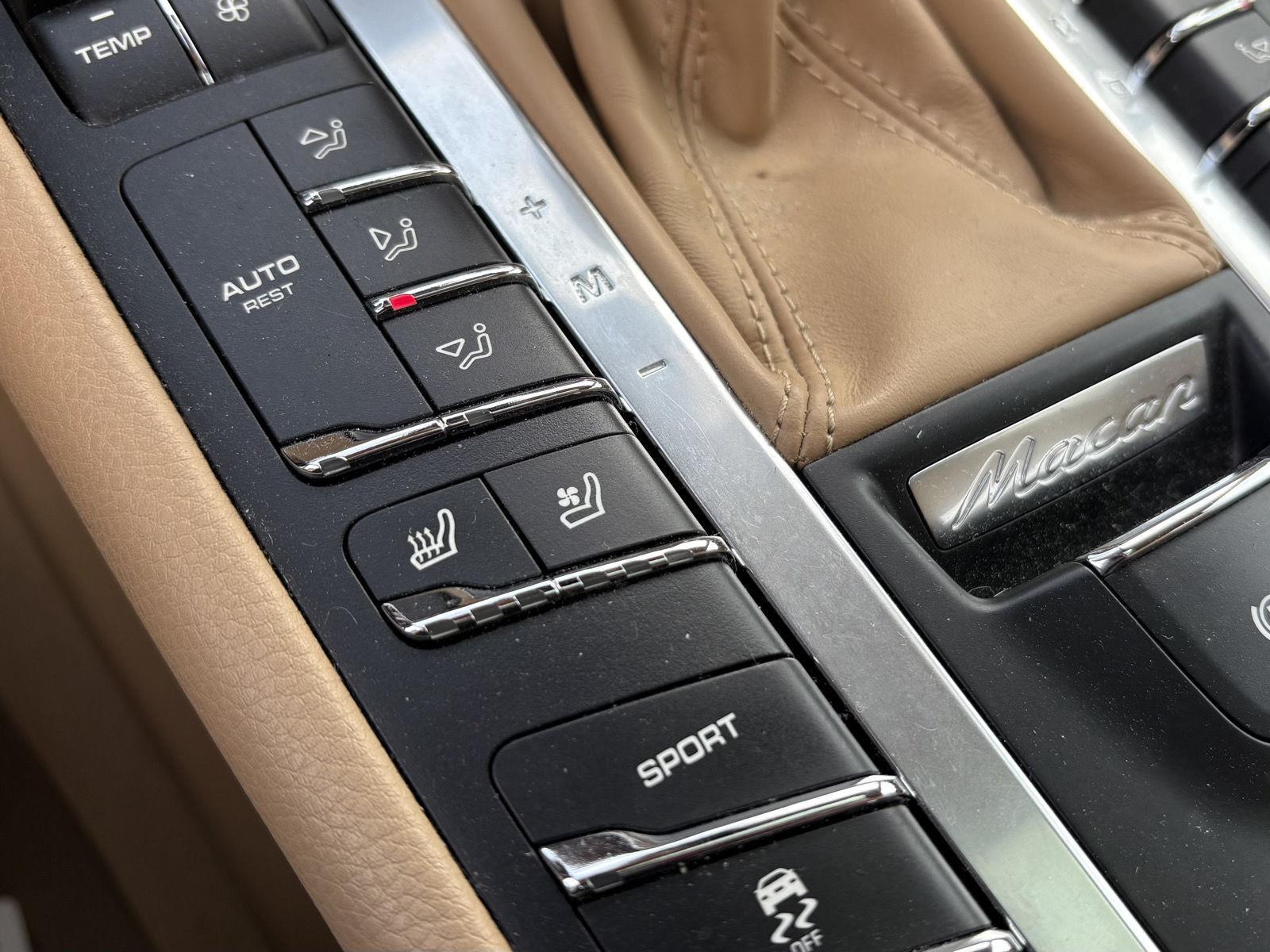 Used 2016  Porsche S image 11