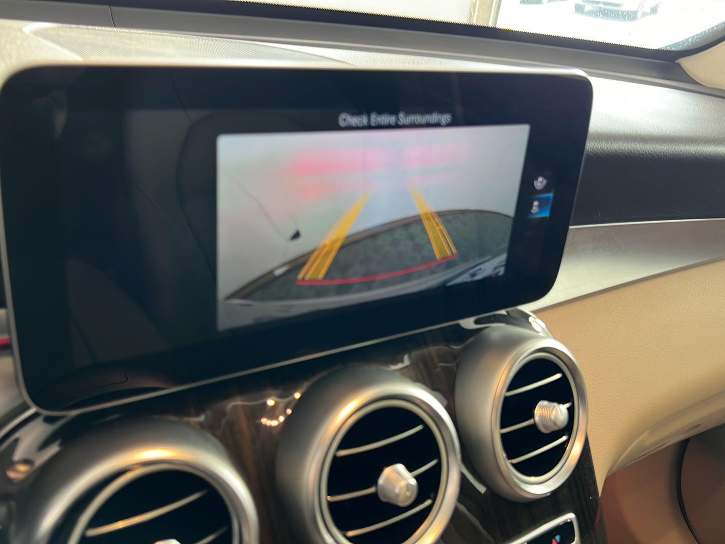 Used 2020 Mojave Silver Metallic Mercedes-Benz GLC 300 image 13