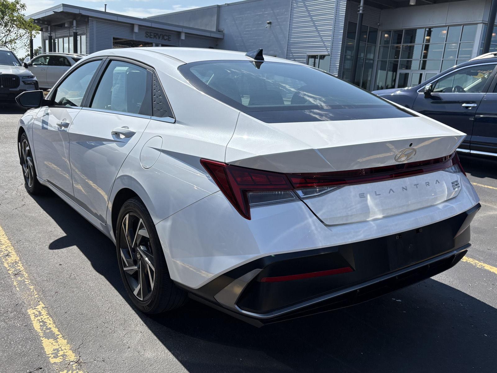 Used 2024 Serenity White Hyundai SEL image 4