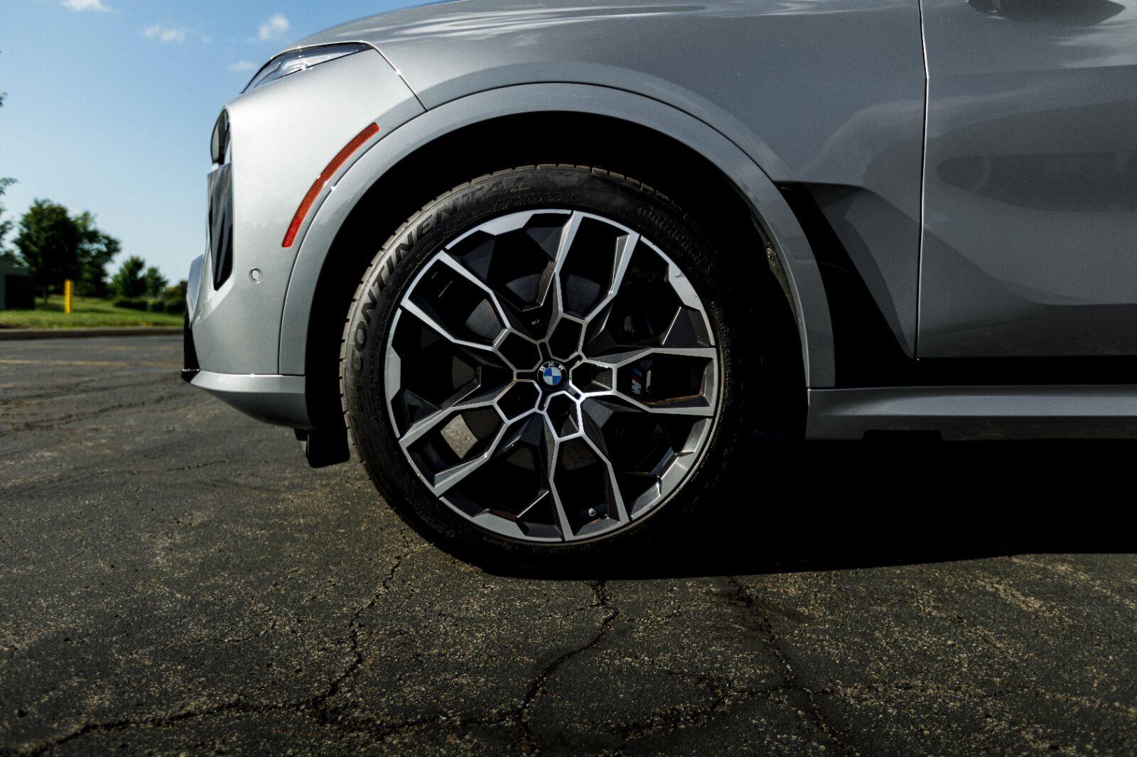 Used 2025 Skyscraper Grey Metallic BMW M60i image 11