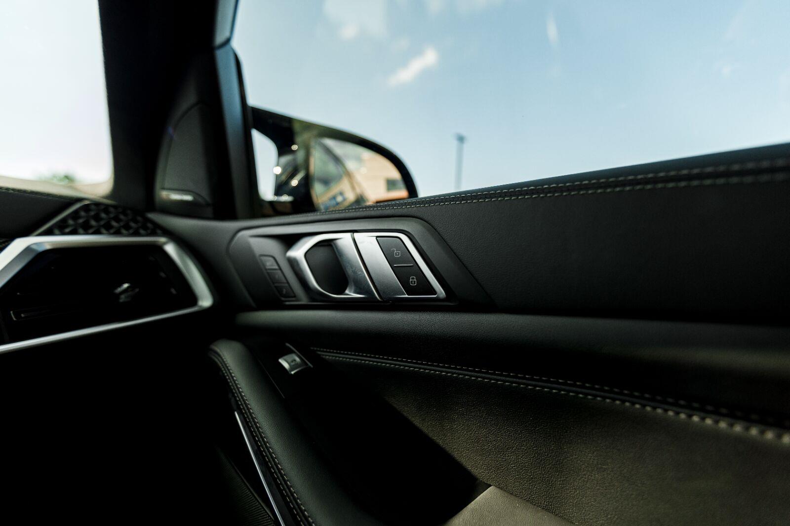 Used 2025 Skyscraper Grey Metallic BMW M60i image 30