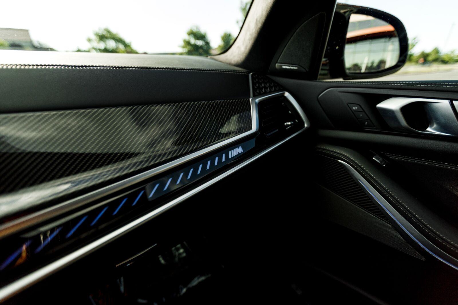 Used 2025 Skyscraper Grey Metallic BMW M60i image 32