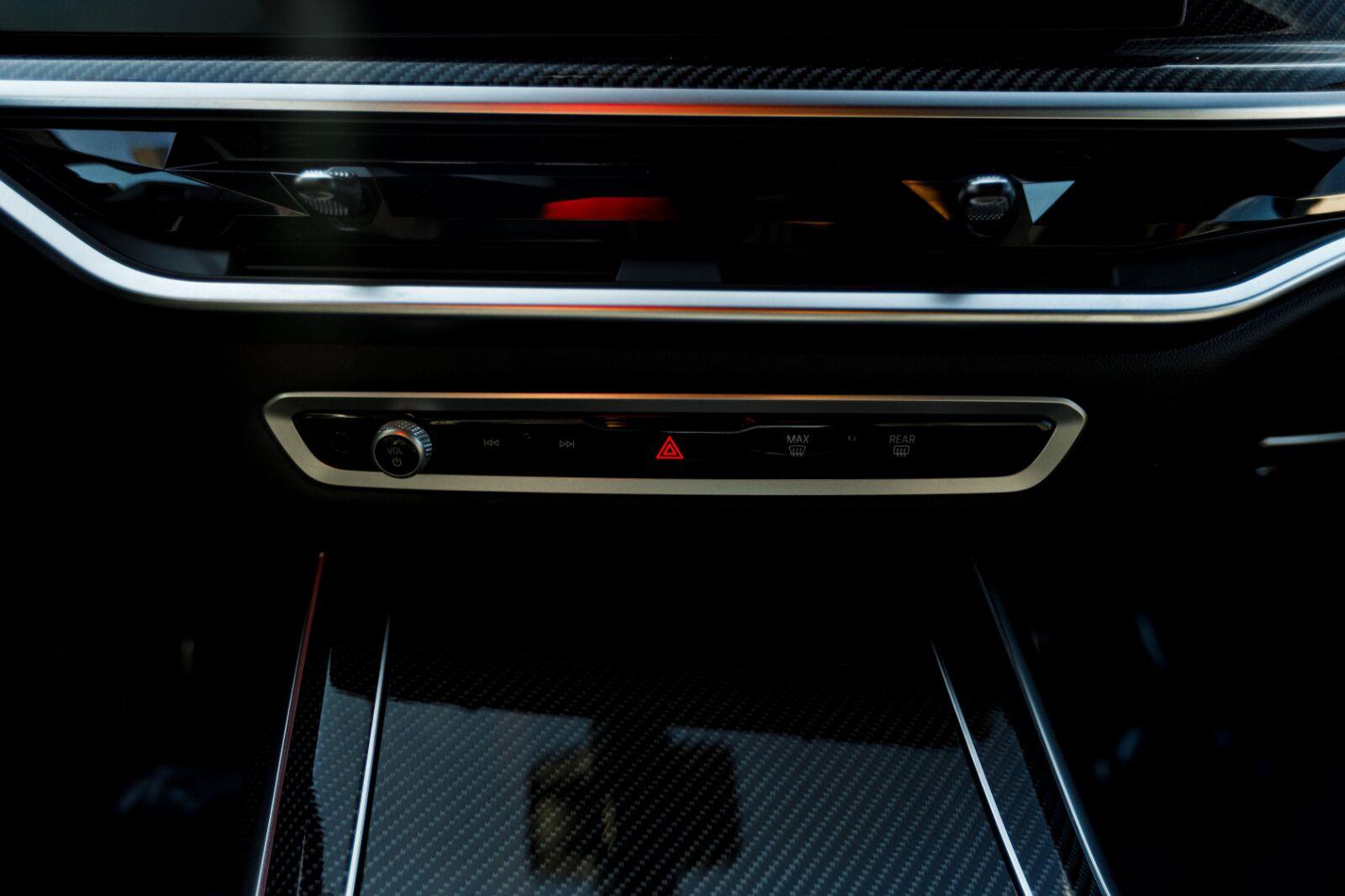 Used 2025 Skyscraper Grey Metallic BMW M60i image 43