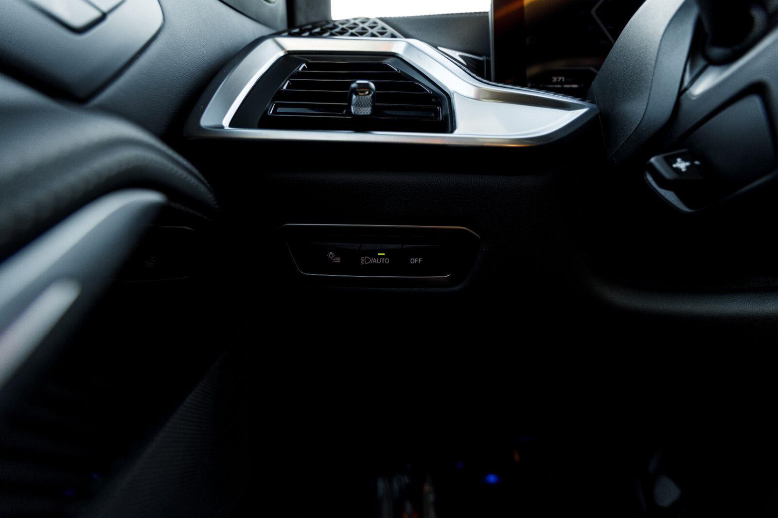 Used 2025 Skyscraper Grey Metallic BMW M60i image 75