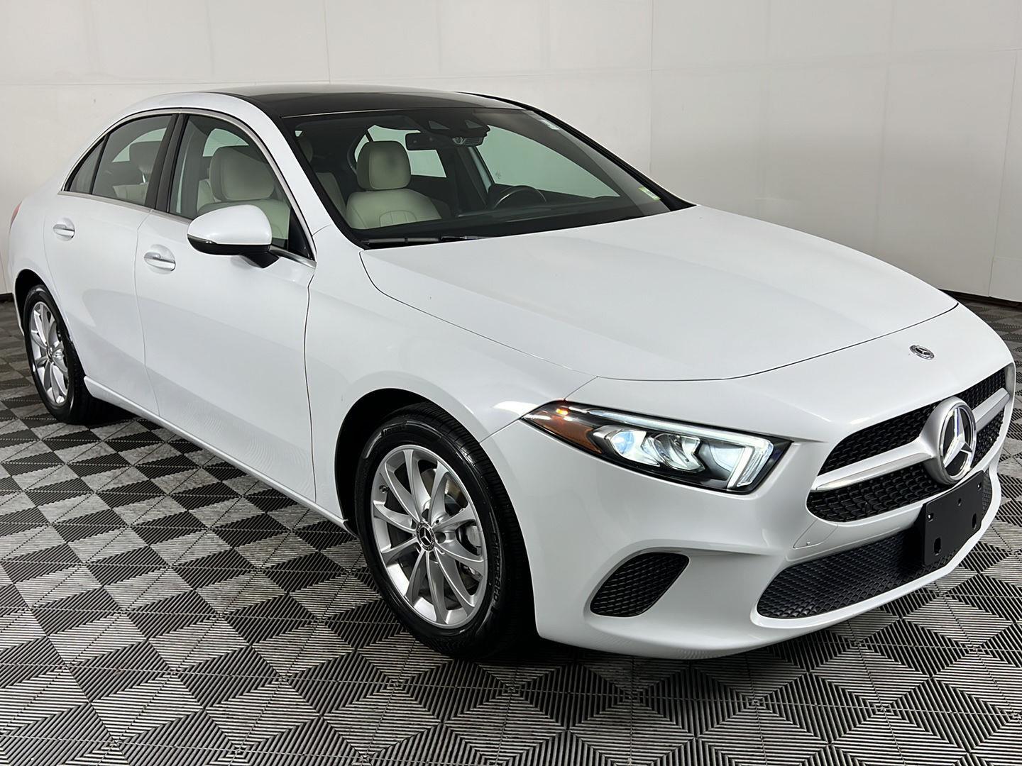 Used 2020 Digital White Pearl Metallic Mercedes-Benz A 220 image 21
