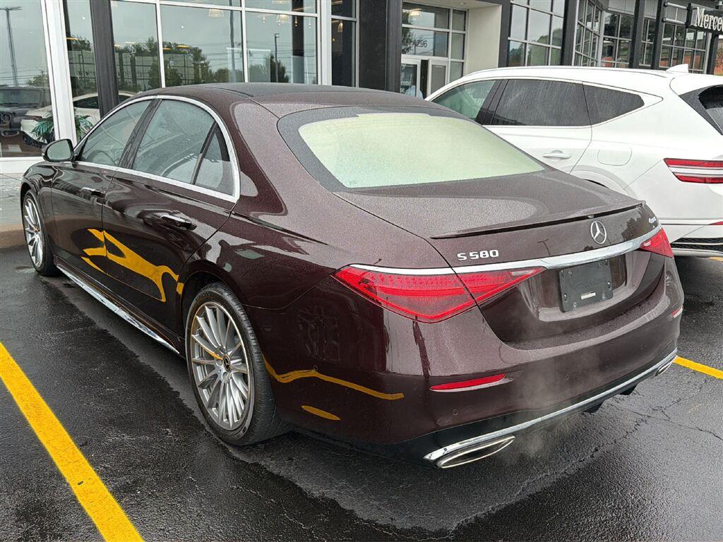 Used 2023 MANUFAKTUR rubellite red metallic Mercedes-Benz S 580 image 6