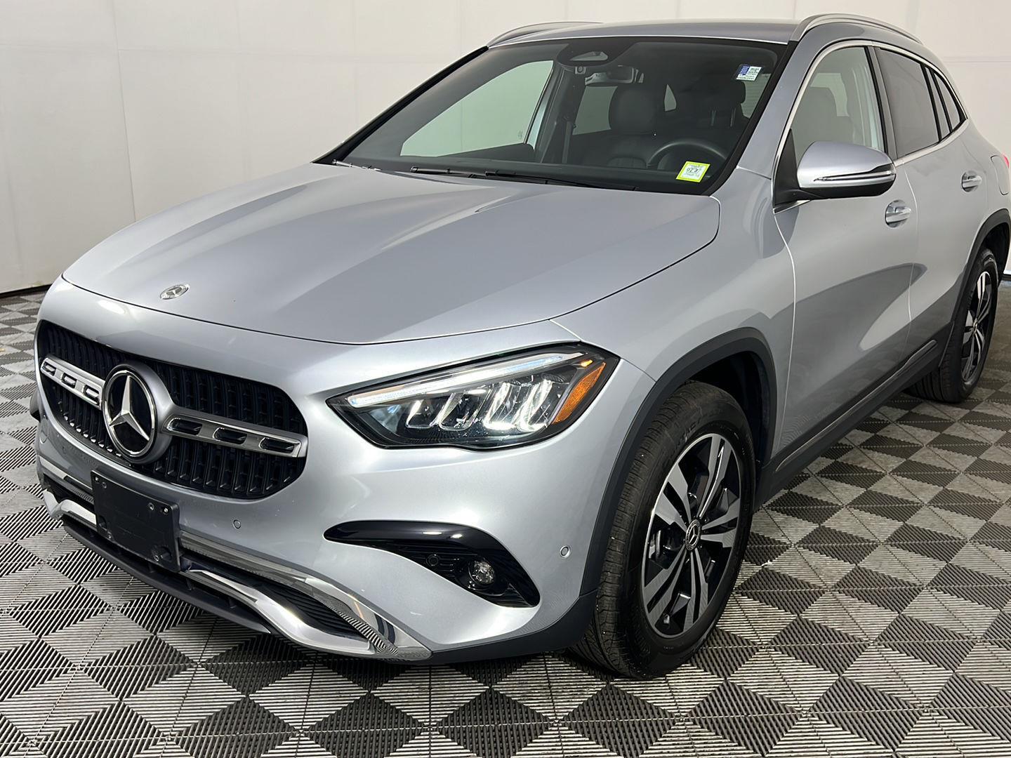 Used 2025 Cirrus Silver Metallic Mercedes-Benz GLA 250 image 22
