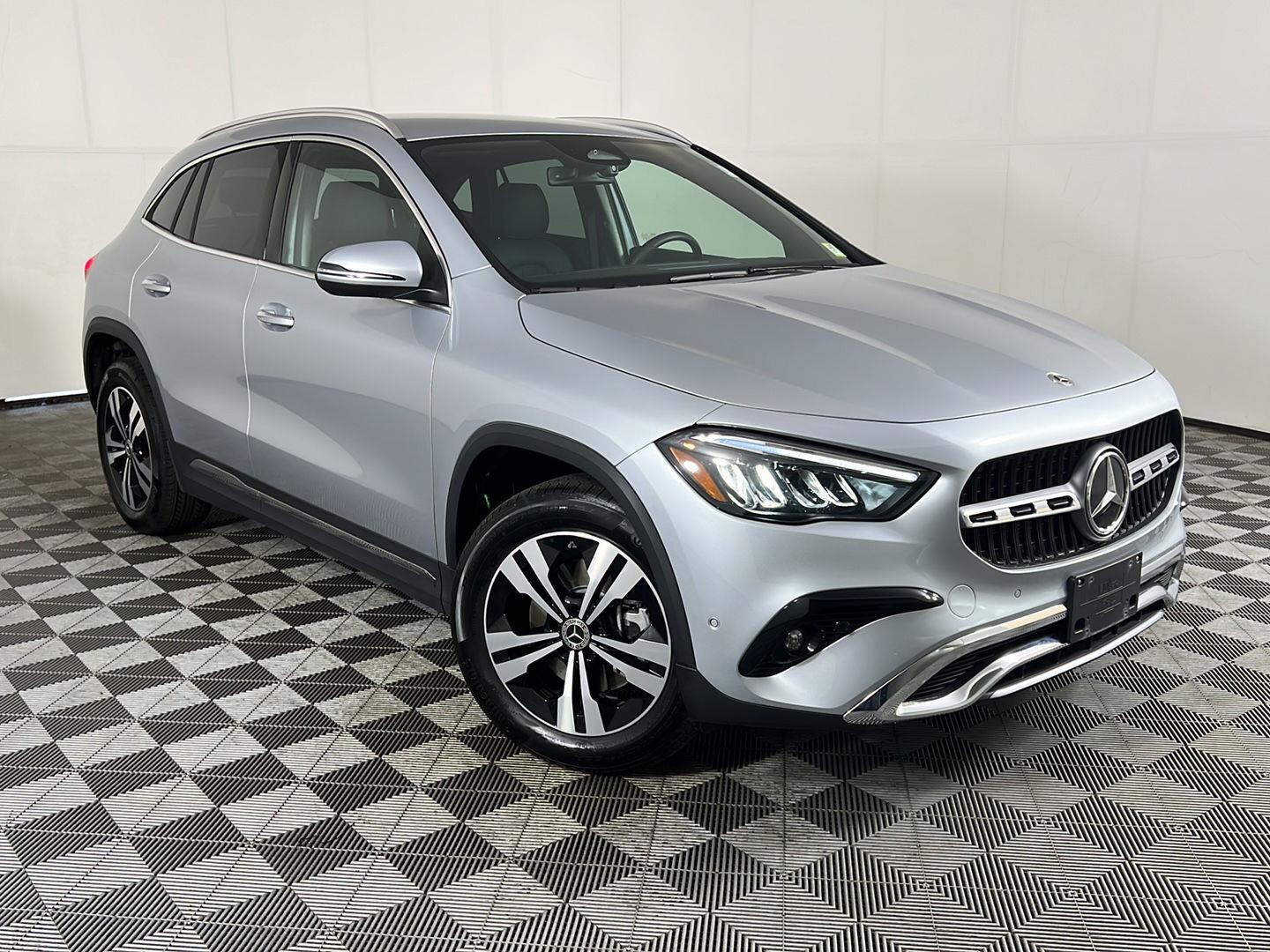 Used 2025 Cirrus Silver Metallic Mercedes-Benz GLA 250 image 24