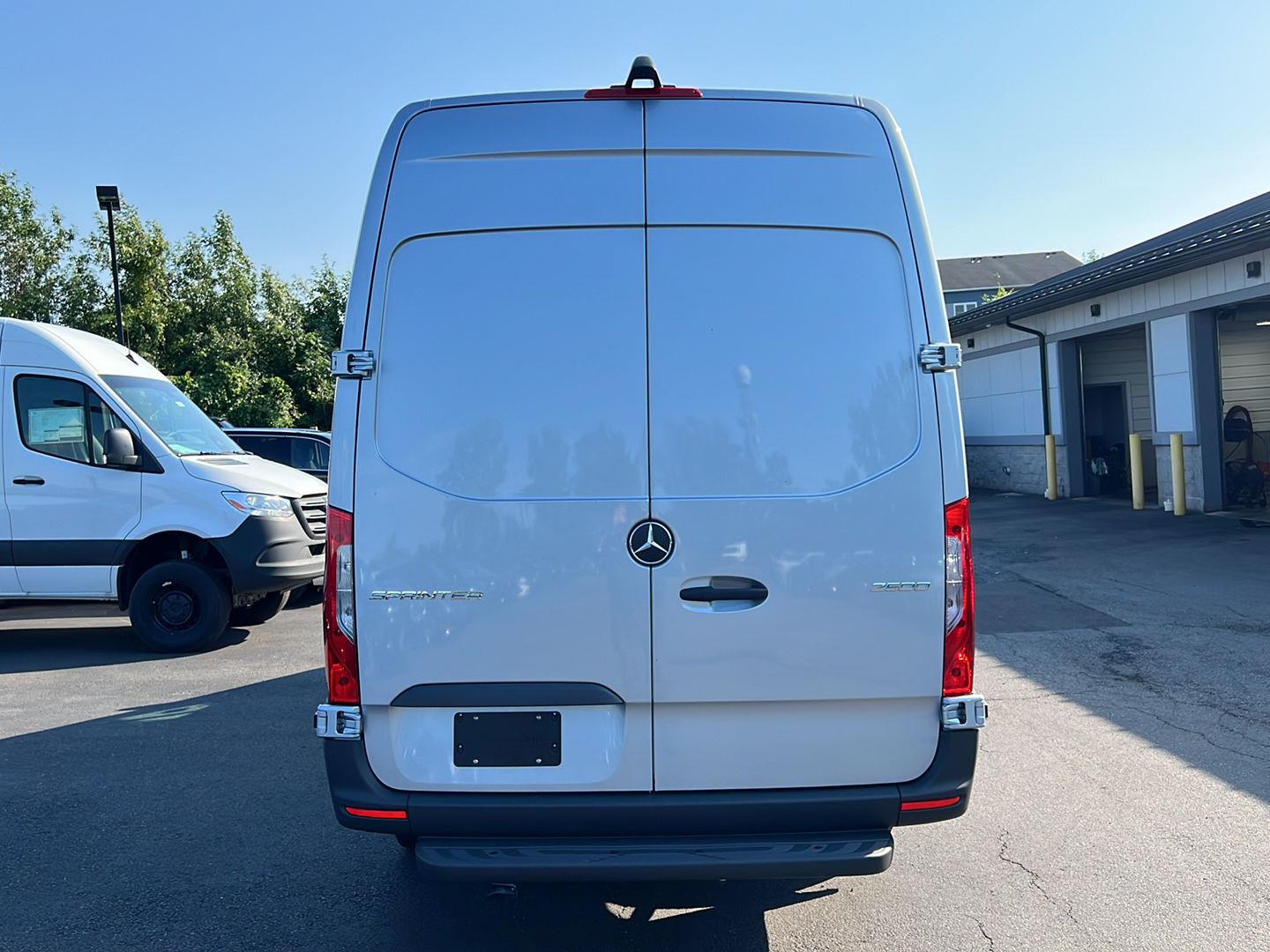 New 2026 GY Mercedes-Benz Cargo Van 170" 4cyl SO image 6