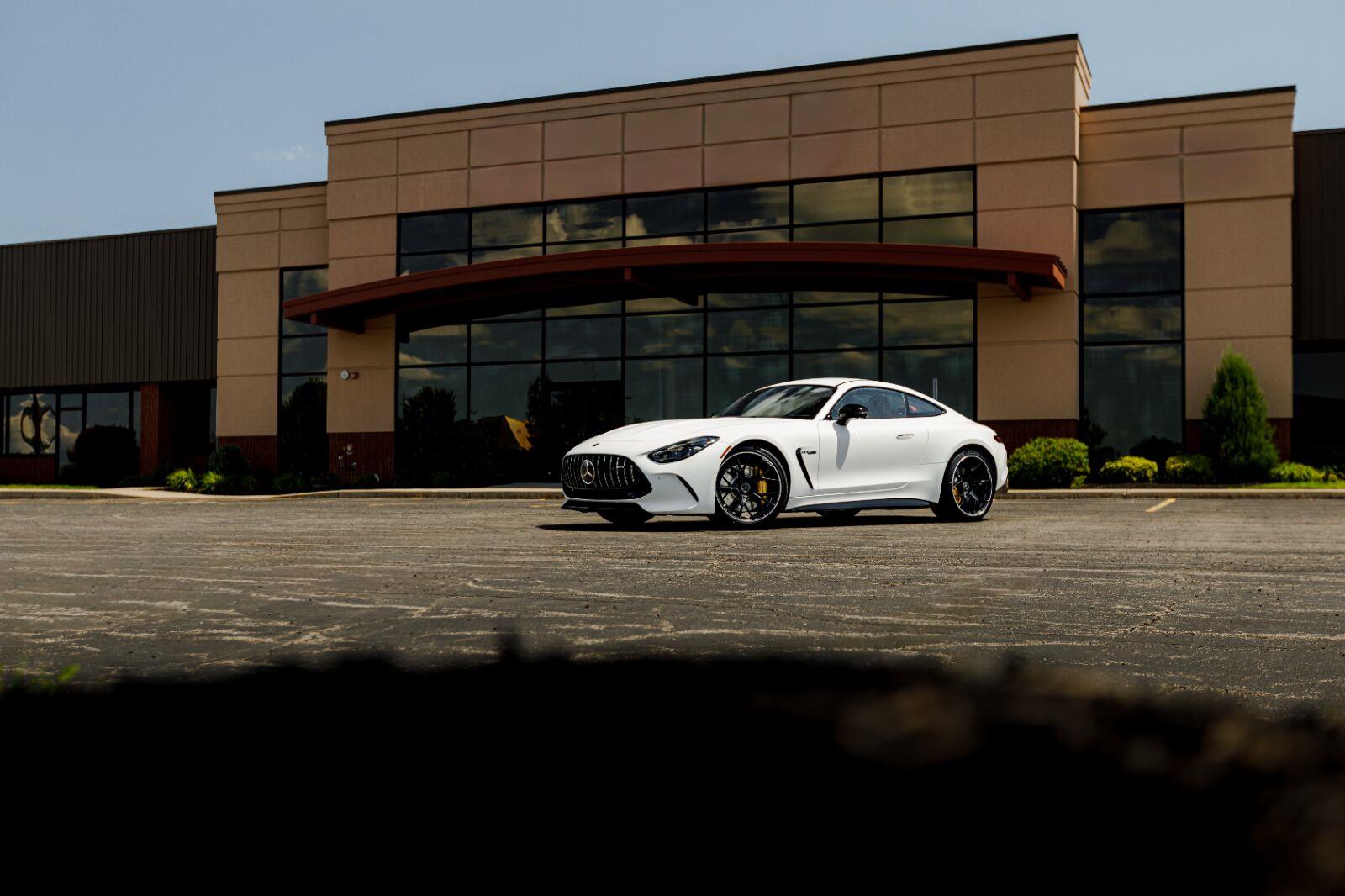 New 2026 MANUFAKTUR Moonlight White Magno Mercedes-Benz AMG® GT 63 image 43