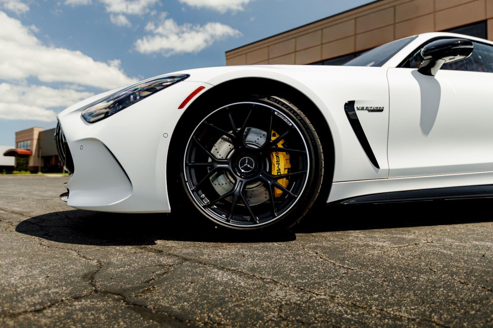 New 2026 MANUFAKTUR Moonlight White Magno Mercedes-Benz AMG® GT 63 image 44