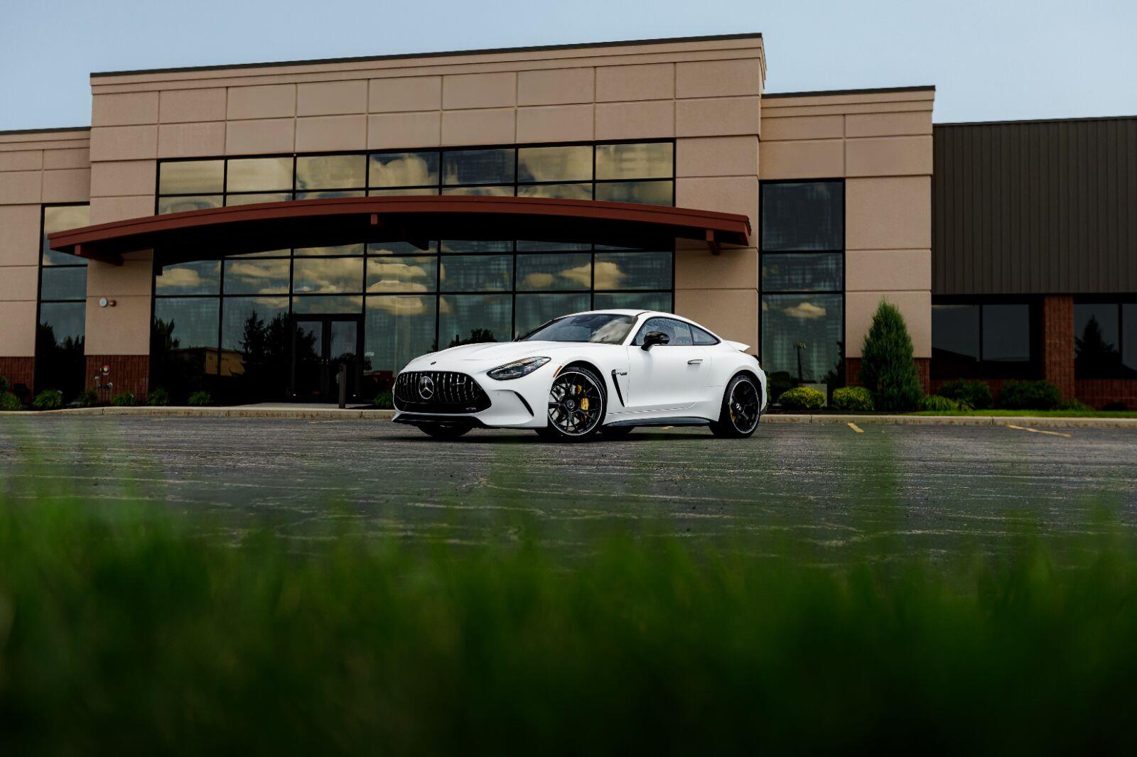 New 2026 MANUFAKTUR Moonlight White Magno Mercedes-Benz AMG® GT 63 image 48