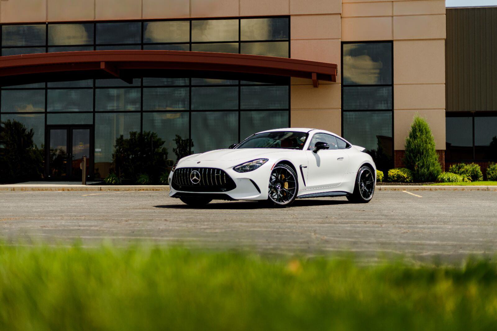 New 2026 MANUFAKTUR Moonlight White Magno Mercedes-Benz AMG® GT 63 image 52