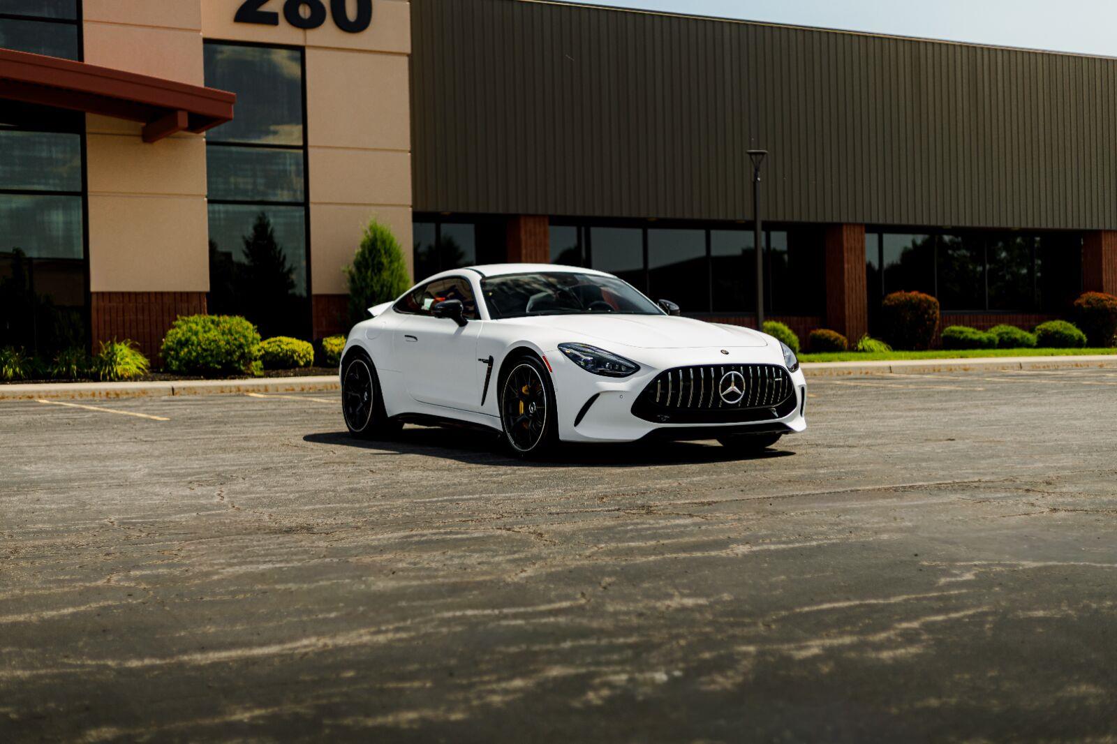 New 2026 MANUFAKTUR Moonlight White Magno Mercedes-Benz AMG® GT 63 image 55