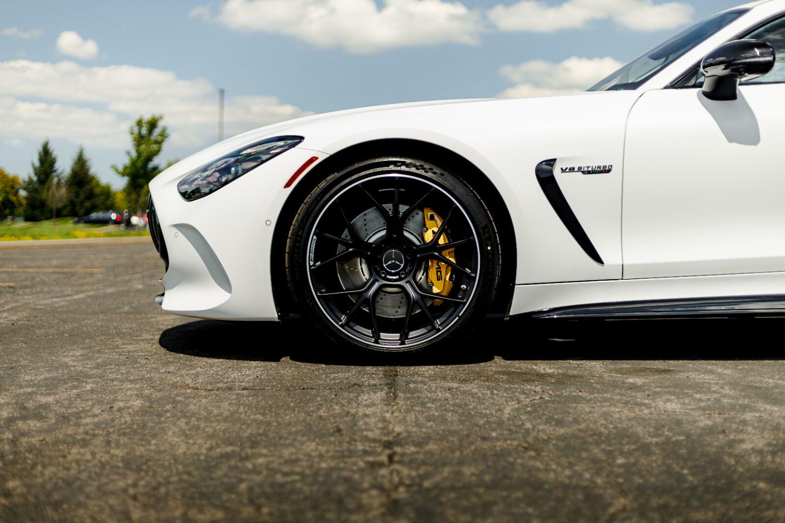 New 2026 MANUFAKTUR Moonlight White Magno Mercedes-Benz AMG® GT 63 image 58