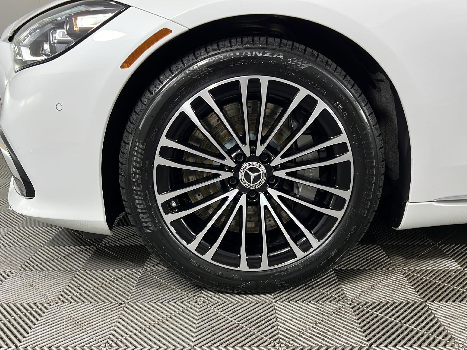 Certified Used 2024 MANUFAKTUR Moonlight White Metallic Mercedes-Benz S 580 image 29