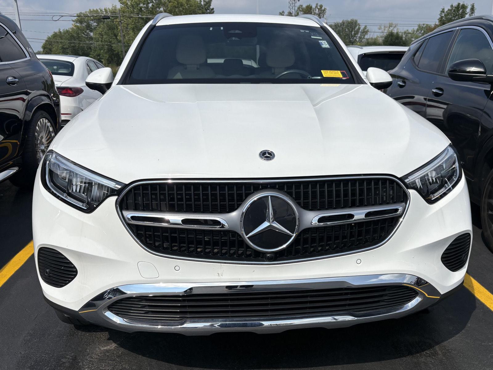 Used 2023 Polar White Mercedes-Benz GLC 300 image 2