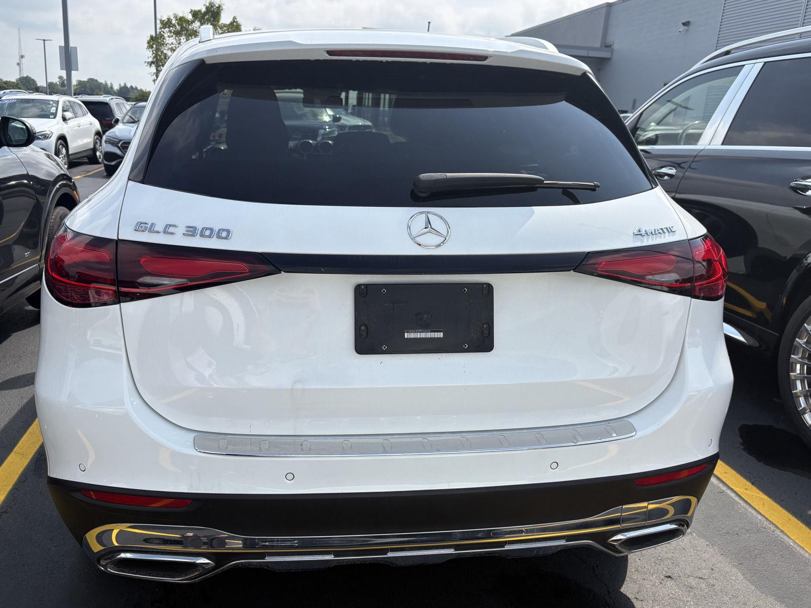 Used 2023 Polar White Mercedes-Benz GLC 300 image 5