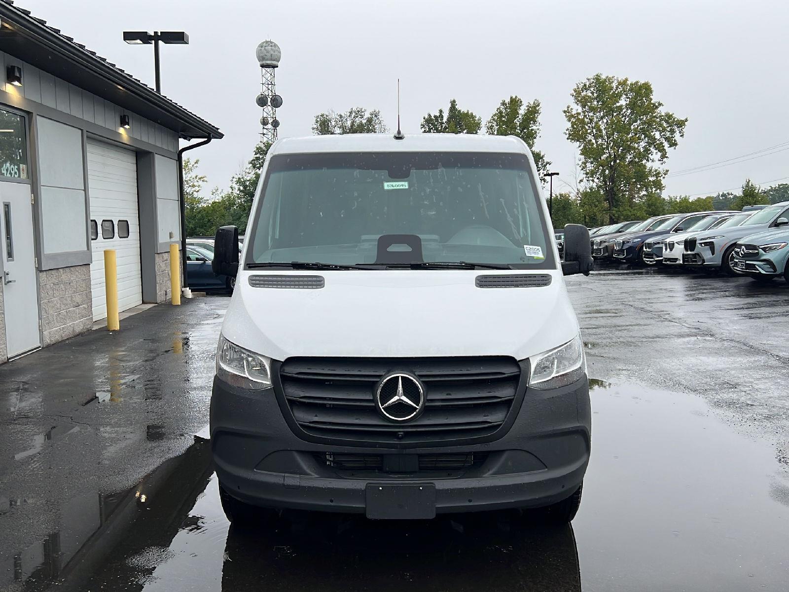 New 2026 Arctic White Mercedes-Benz Crew Van 144” Standard Roof 4cyl HO image 4