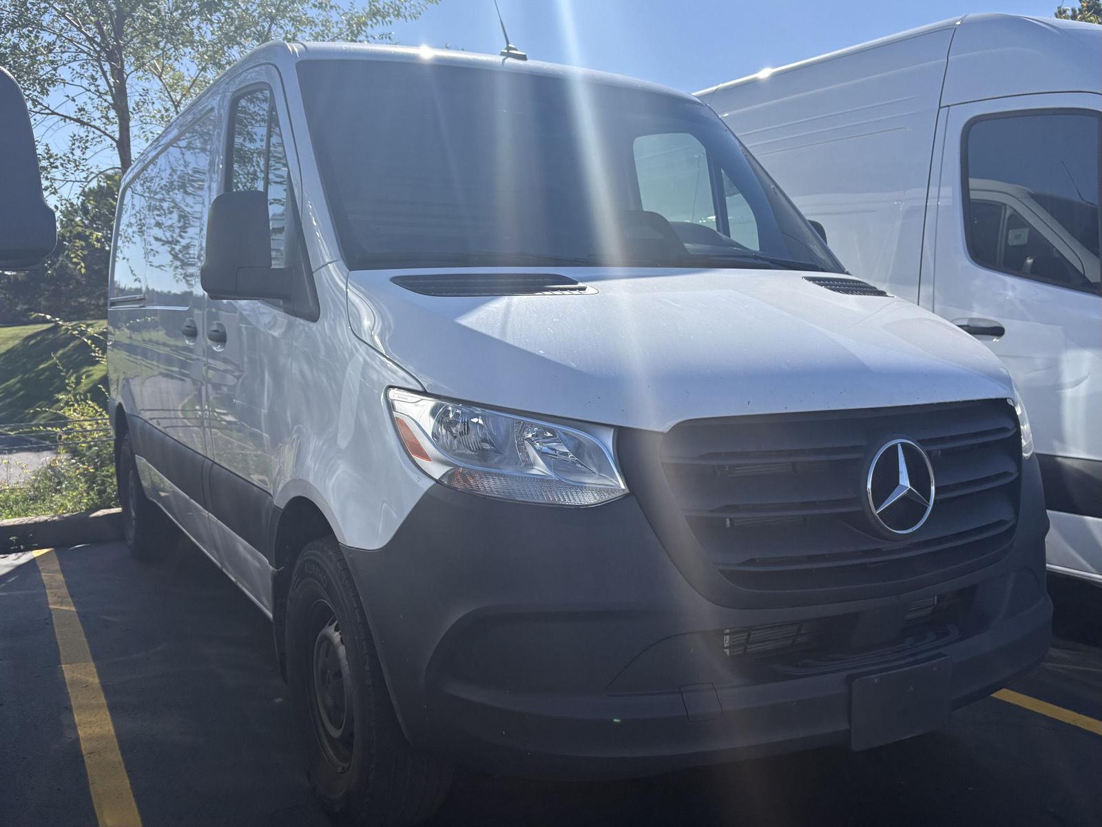 New 2026 Arctic White Mercedes-Benz 2500 Standard Roof I4 Diesel 144" RWD image 3