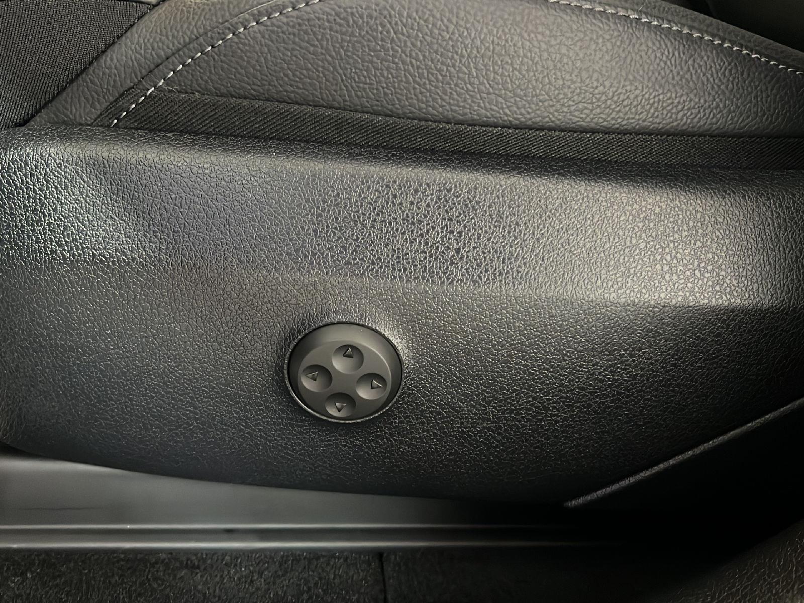 Used 2023 Black Mercedes-Benz GLC 300 image 3