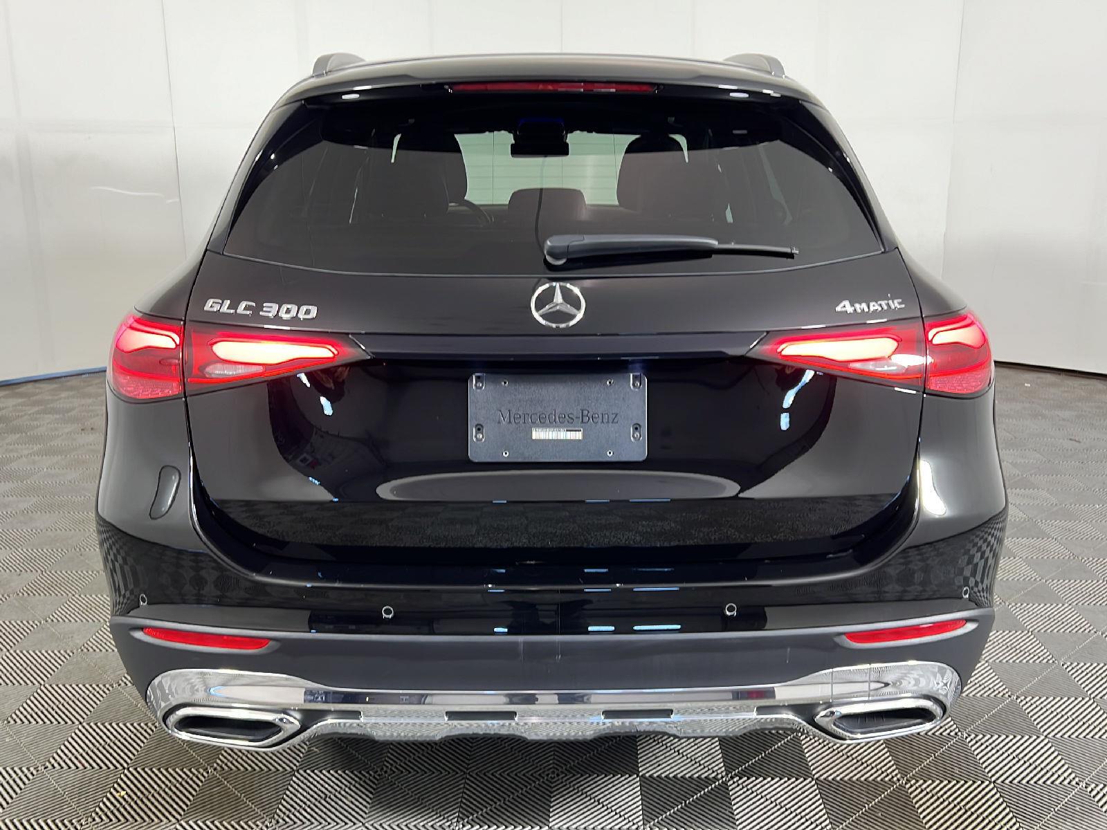 Used 2023 Black Mercedes-Benz GLC 300 image 18