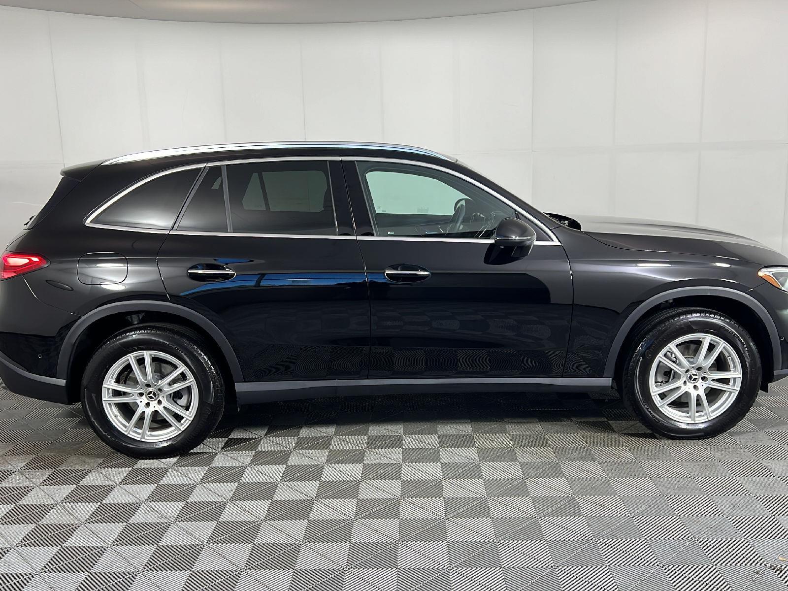 Used 2023 Black Mercedes-Benz GLC 300 image 20