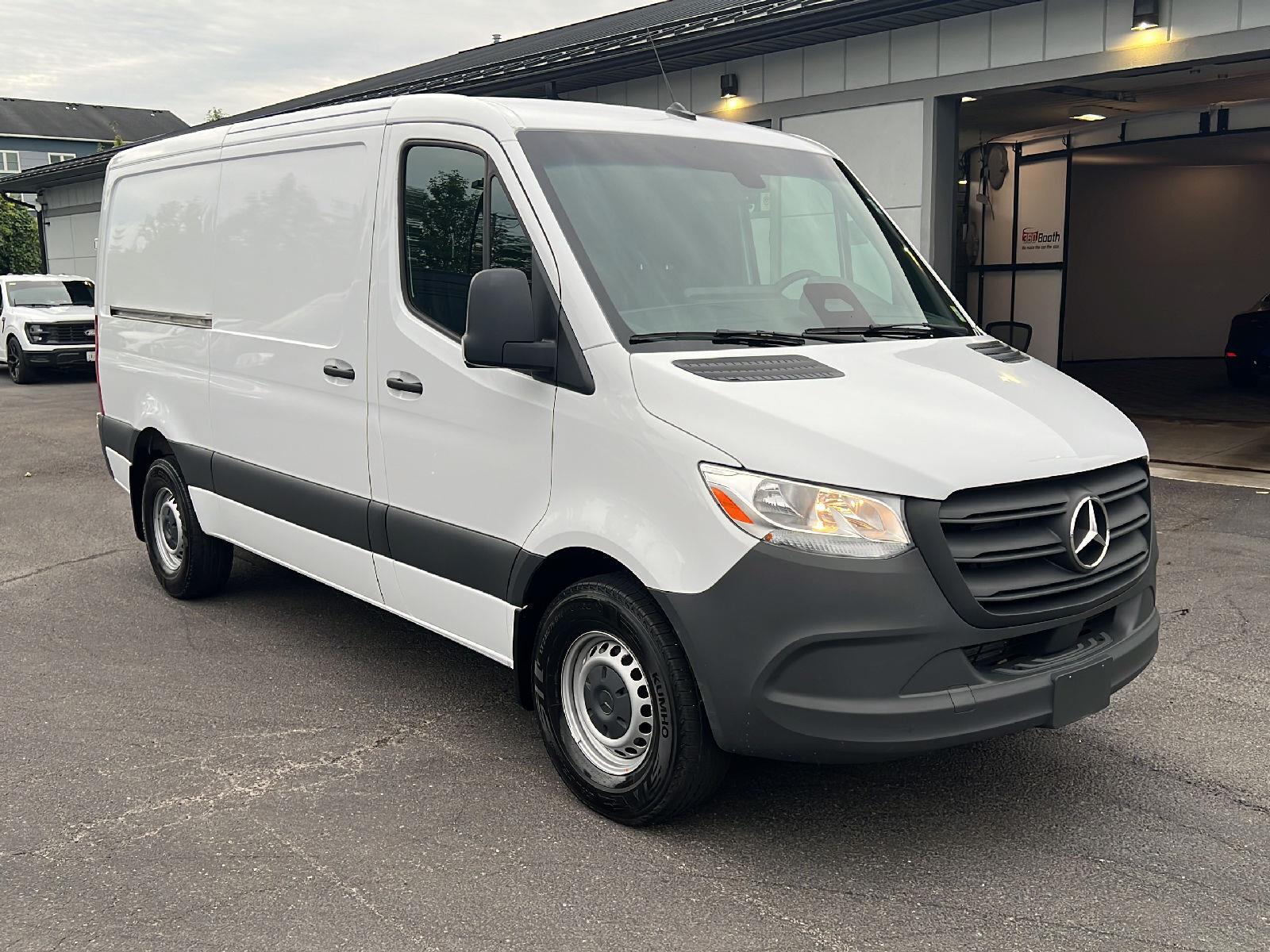 New 2026 Arctic White Mercedes-Benz 2500 Standard Roof I4 Diesel 144" RWD image 15
