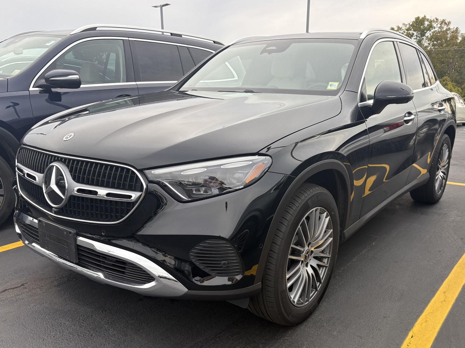 New 2026 Black Mercedes-Benz GLC 300 image 3