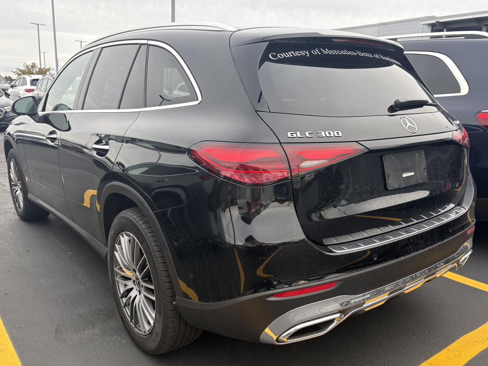 New 2026 Black Mercedes-Benz GLC 300 image 4