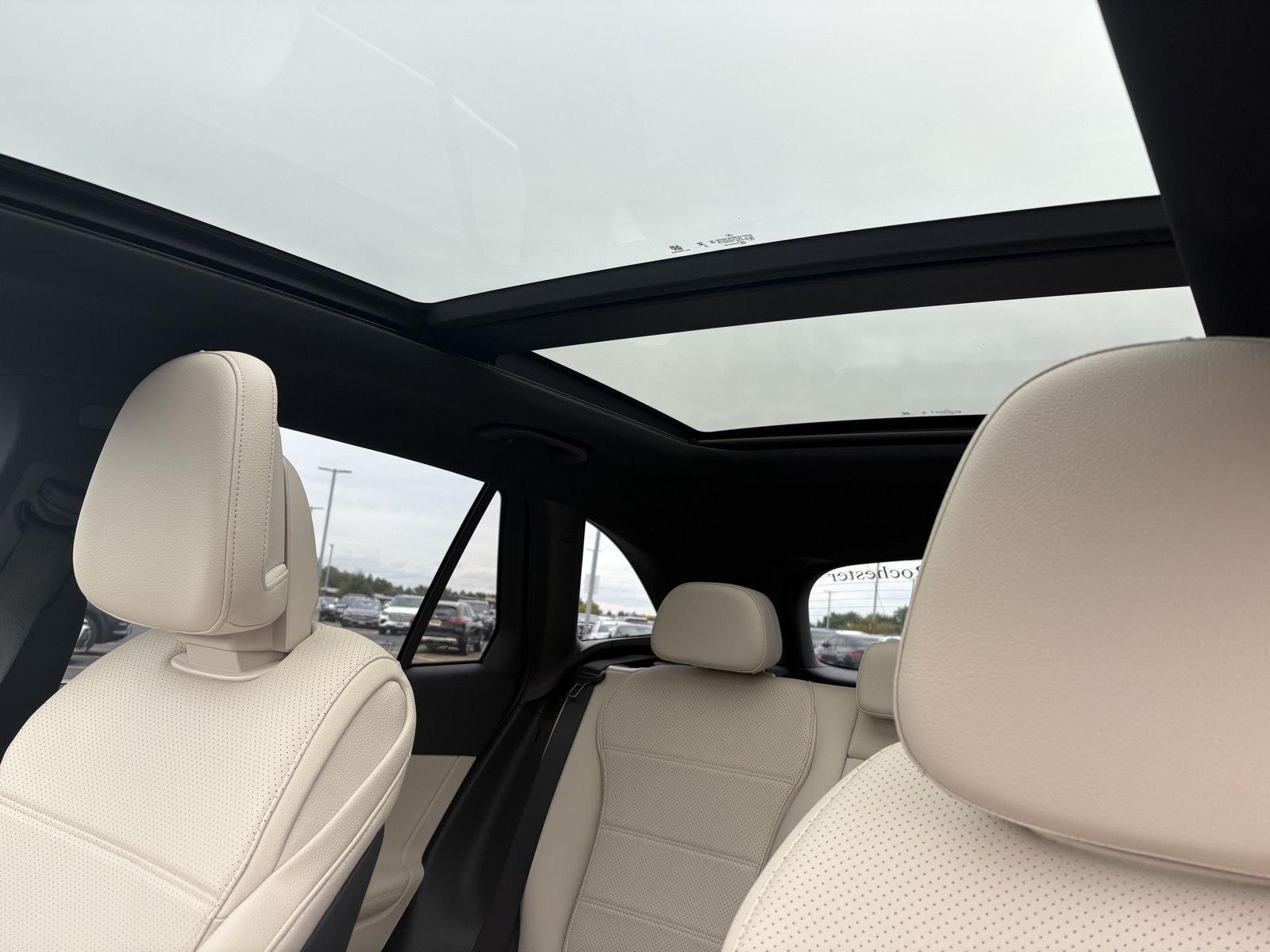 New 2026 Black Mercedes-Benz GLC 300 image 8