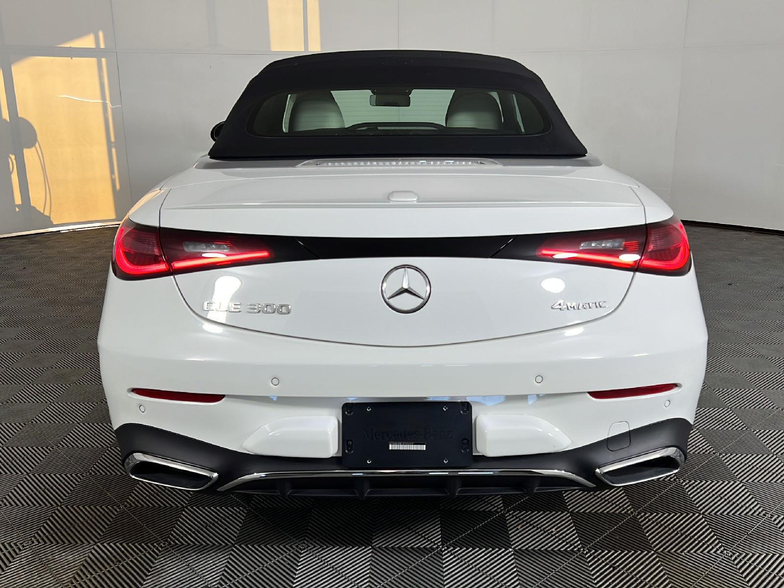 Used 2025 Polar White Mercedes-Benz CLE 300 image 39
