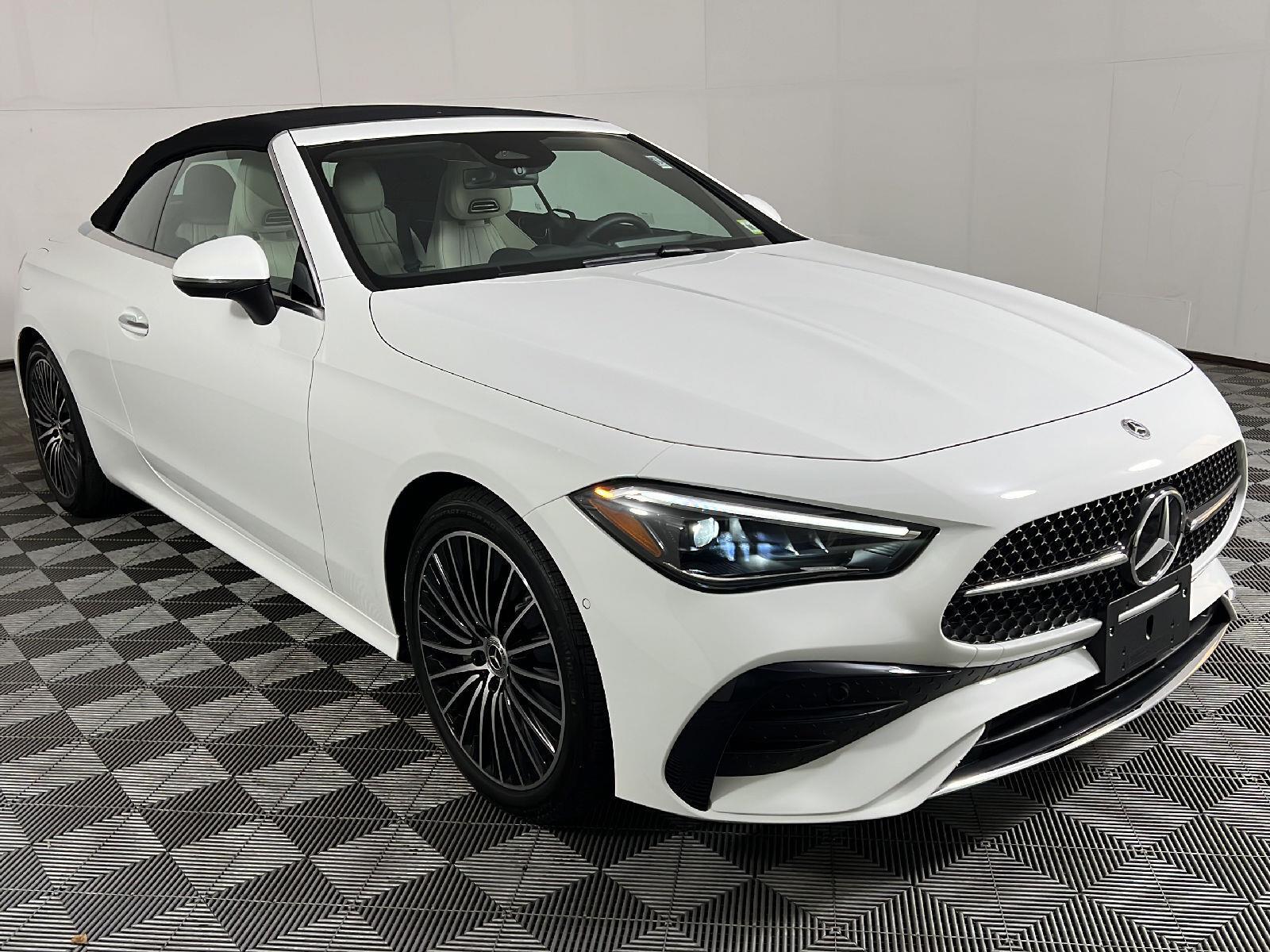 Used 2025 Polar White Mercedes-Benz CLE 300 image 42