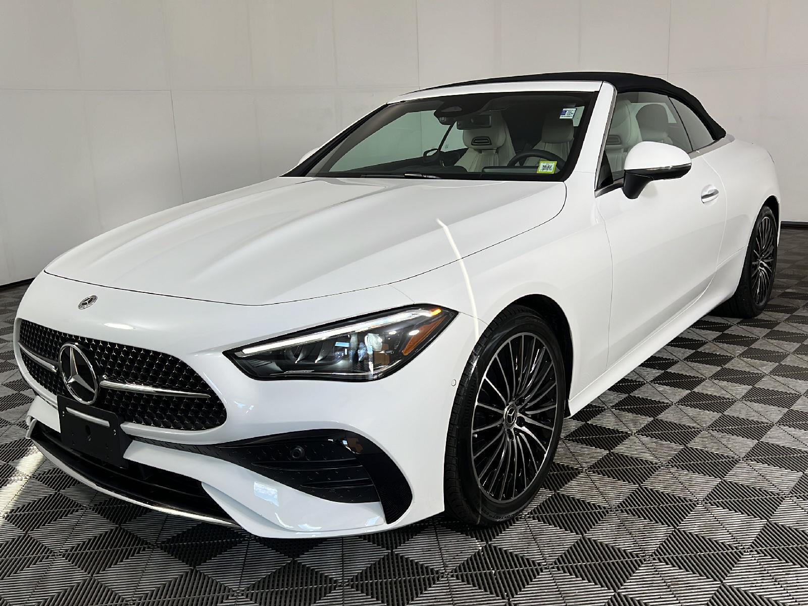 Used 2025 Polar White Mercedes-Benz CLE 300 image 44