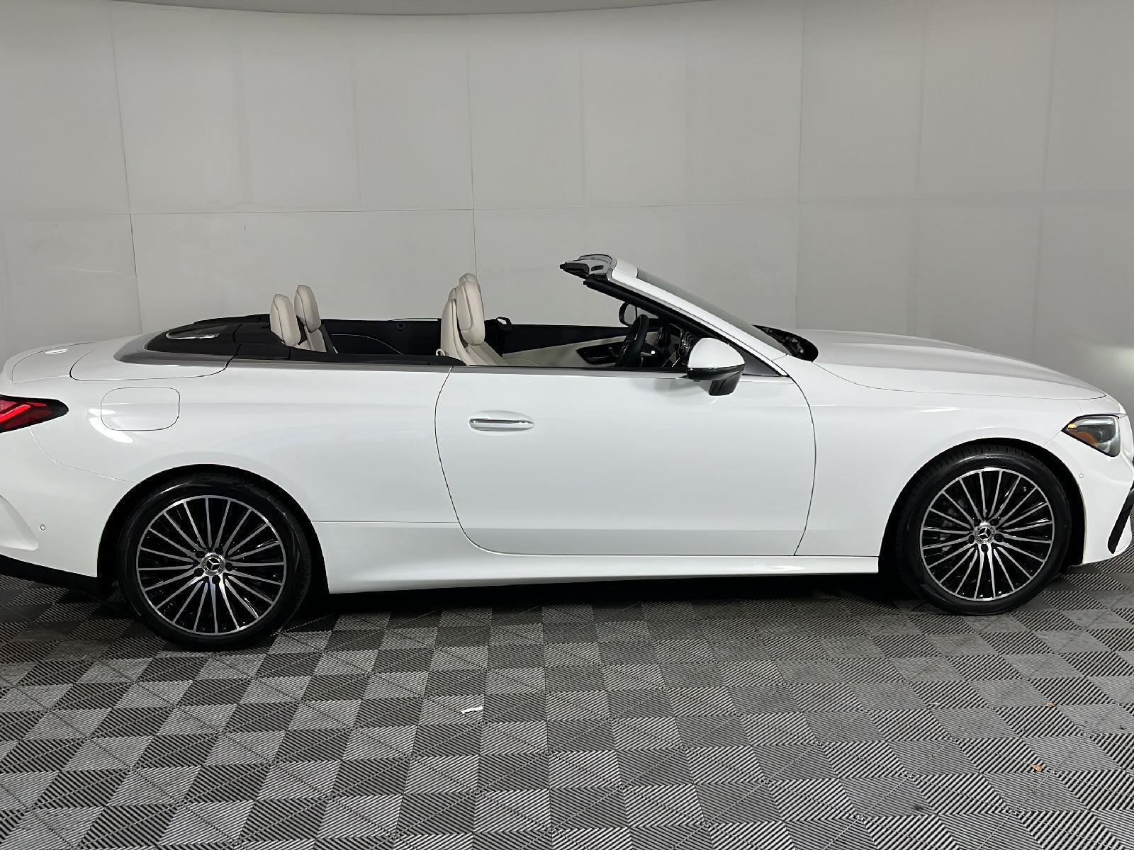 Used 2025 Polar White Mercedes-Benz CLE 300 image 51