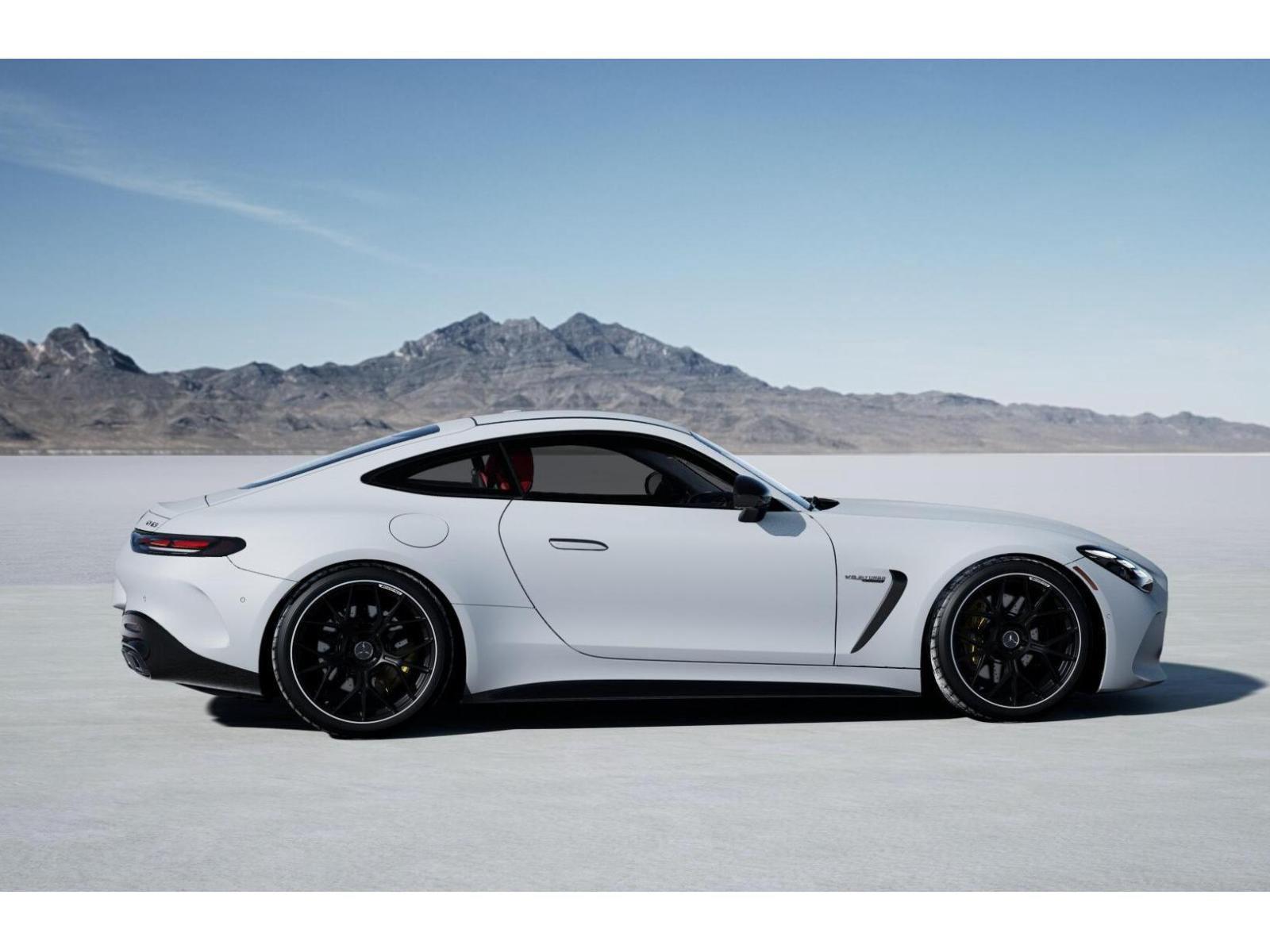 New 2026 MANUFAKTUR Moonlight White Magno Mercedes-Benz AMG® GT 63 image 17