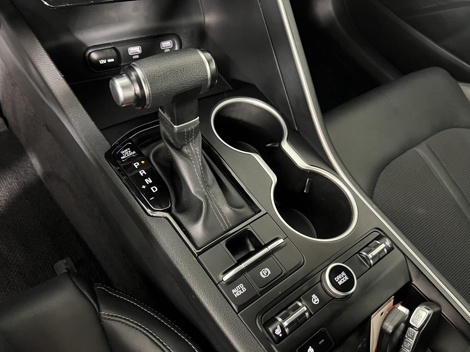 Used 2024 Glacial White Pearl Kia GT-Line image 11