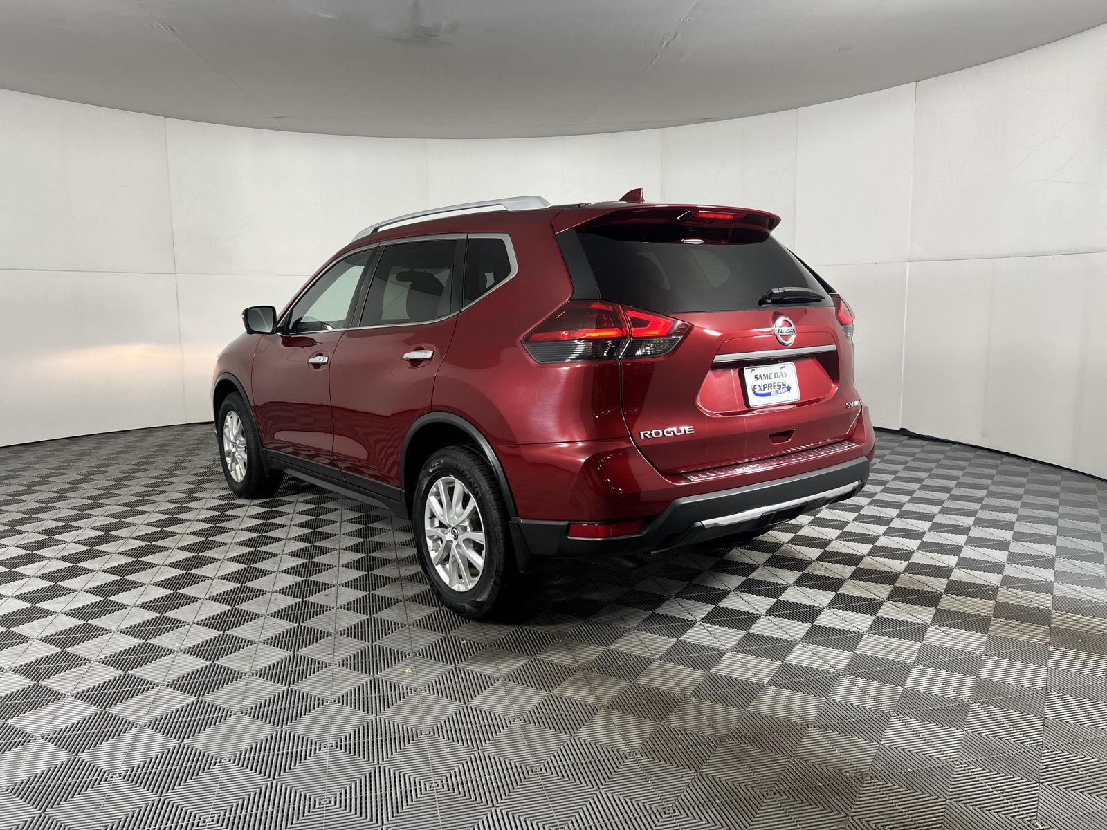 Used 2018 Scarlet Ember Nissan SV image 4