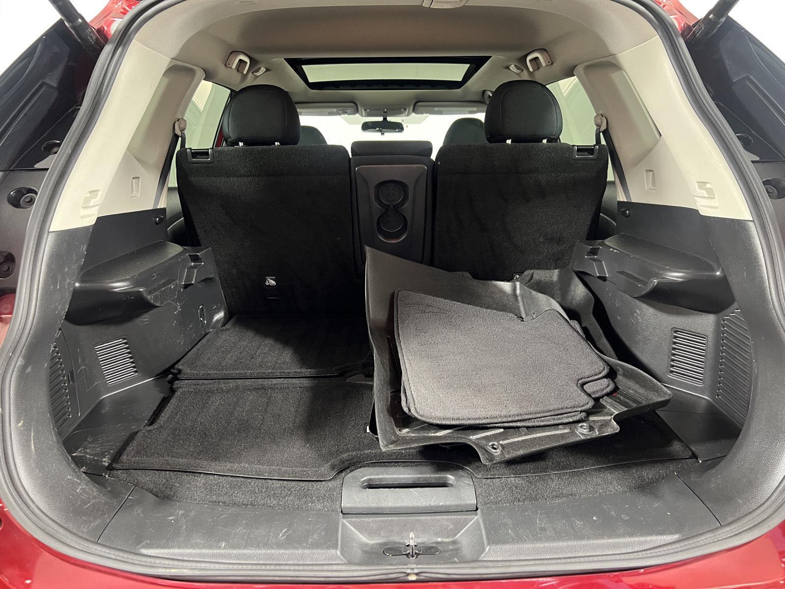 Used 2018 Scarlet Ember Nissan SV image 21