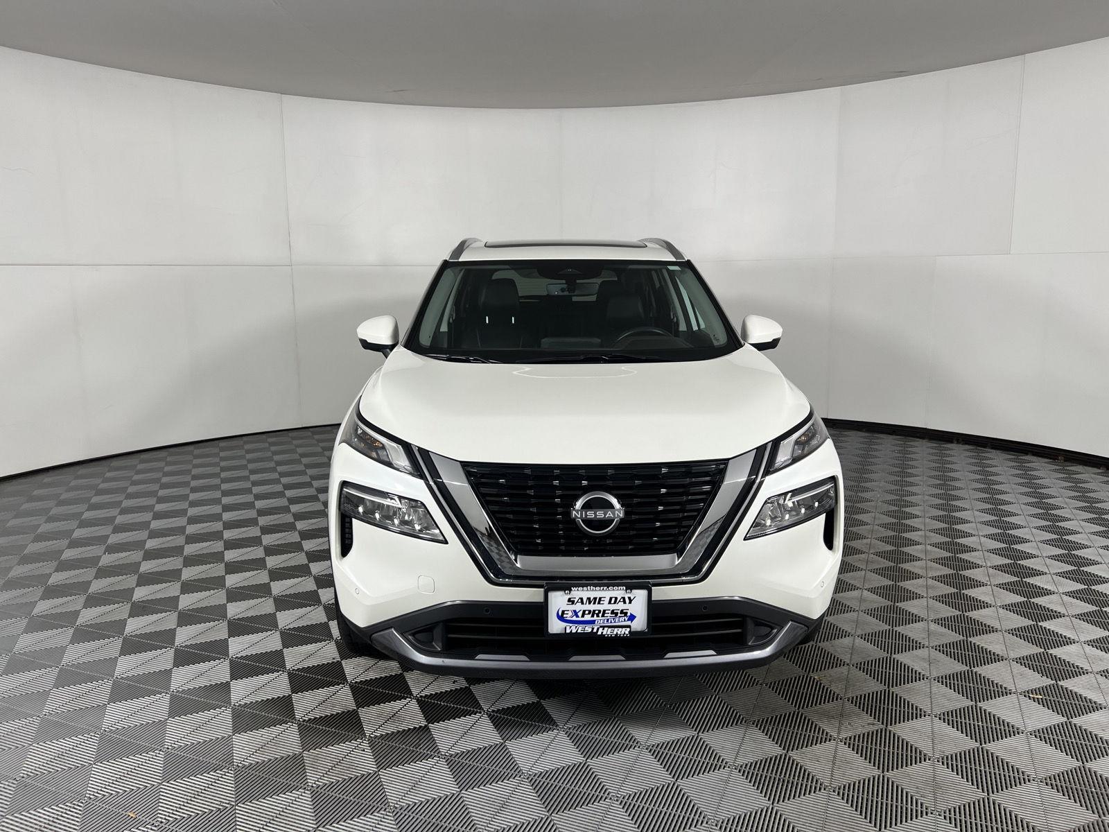 Used 2023 Pearl White Tricoat Nissan SL image 2
