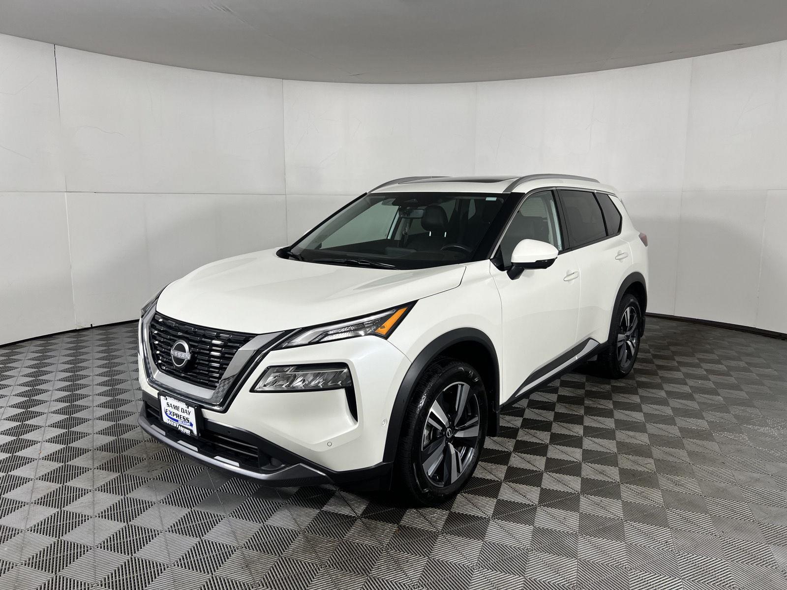 Used 2023 Pearl White Tricoat Nissan SL image 3