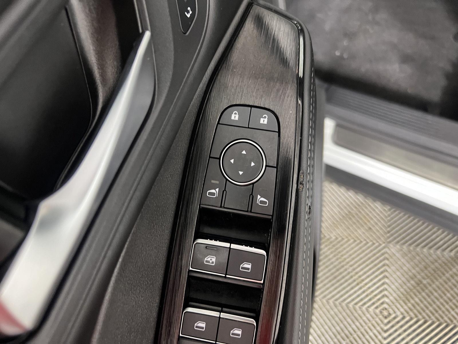Used 2023 Pearl White Tricoat Nissan SL image 12