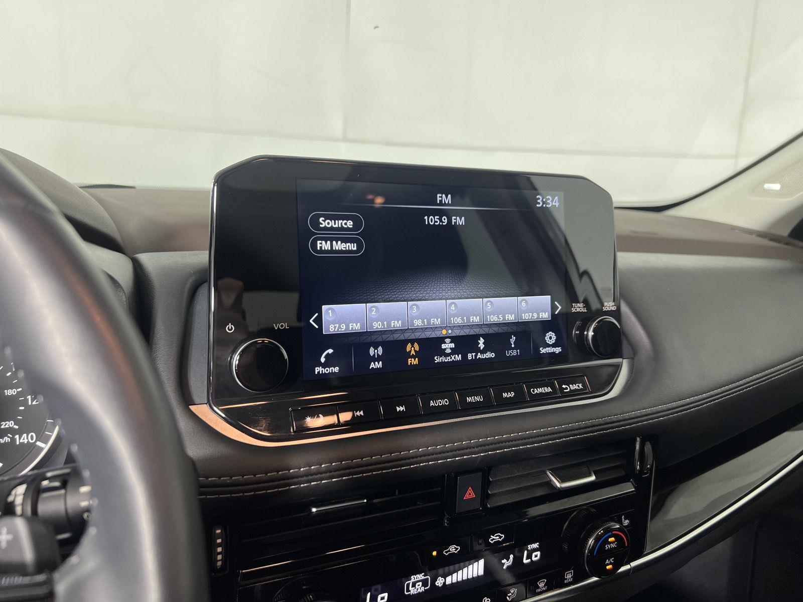 Used 2023 Pearl White Tricoat Nissan SL image 18